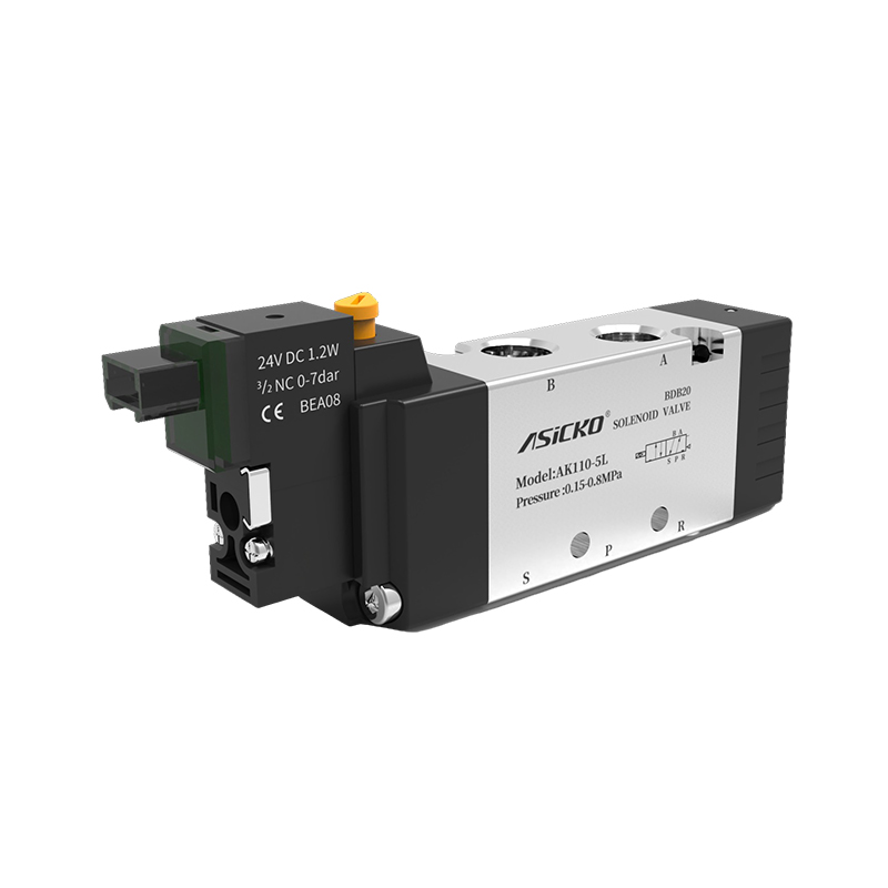 How does a solenoid valve for a vibration plate maintain a stable and leak-proof air path in a continuous vibration environment?