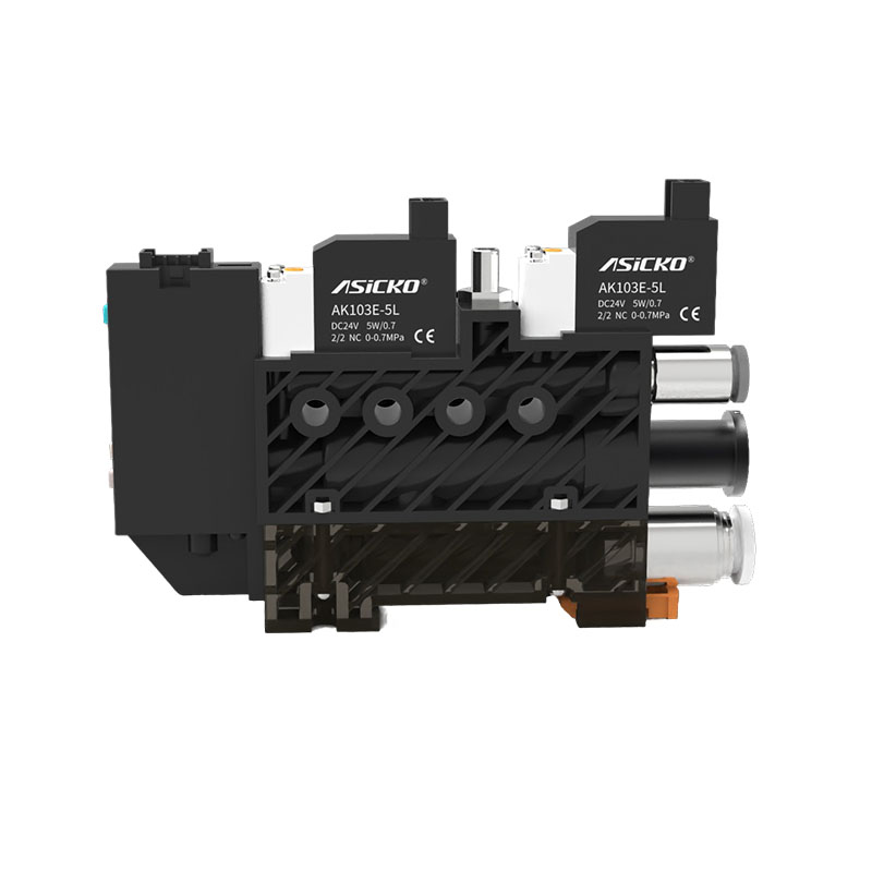 How does the overload protection mechanism of an integrated vacuum generator achieve reliable triggering?